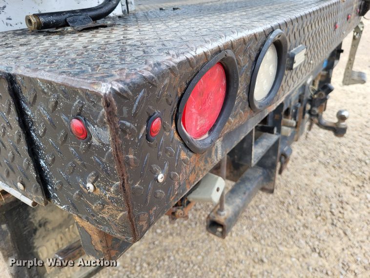 image for item LR9136 2015 Dodge Ram 5500HD  bucket truck