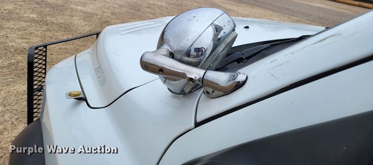 image for item LR9136 2015 Dodge Ram 5500HD  bucket truck