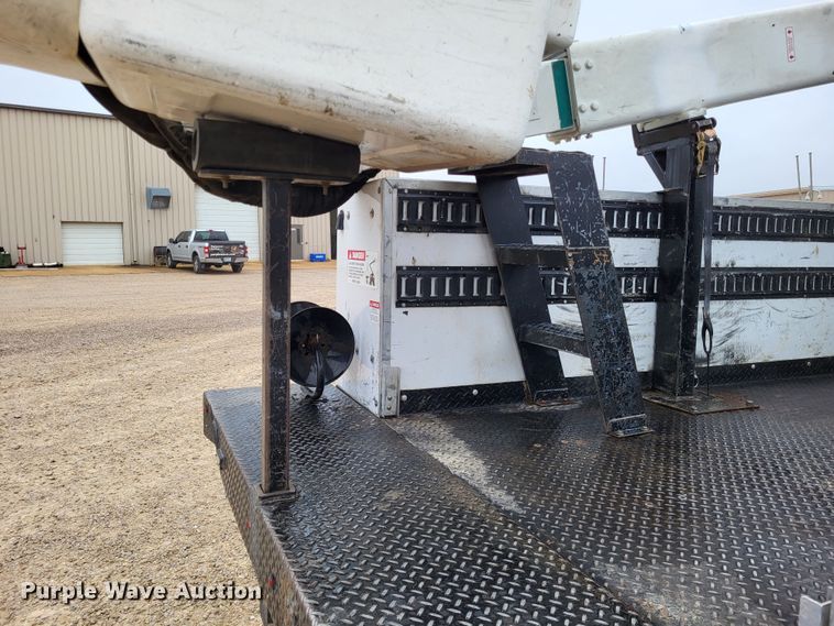 image for item LR9136 2015 Dodge Ram 5500HD  bucket truck