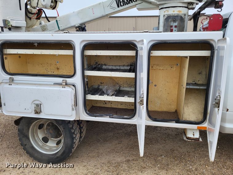 image for item LR9136 2015 Dodge Ram 5500HD  bucket truck