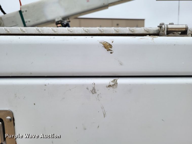 image for item LR9136 2015 Dodge Ram 5500HD  bucket truck