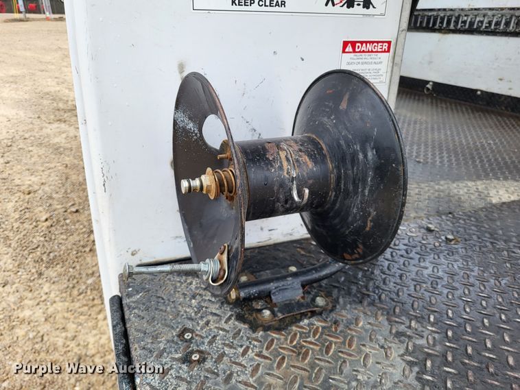 image for item LR9136 2015 Dodge Ram 5500HD  bucket truck