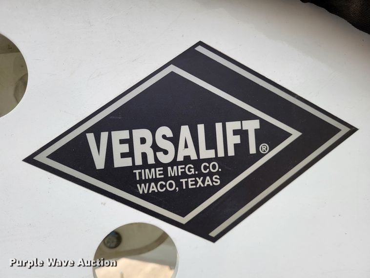 image for item LR9136 2015 Dodge Ram 5500HD  bucket truck