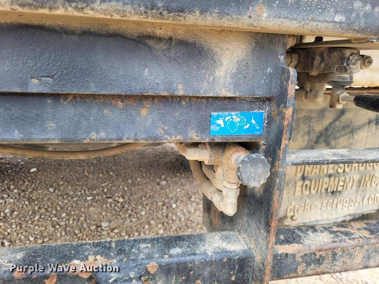 image for item LR9136 2015 Dodge Ram 5500HD  bucket truck