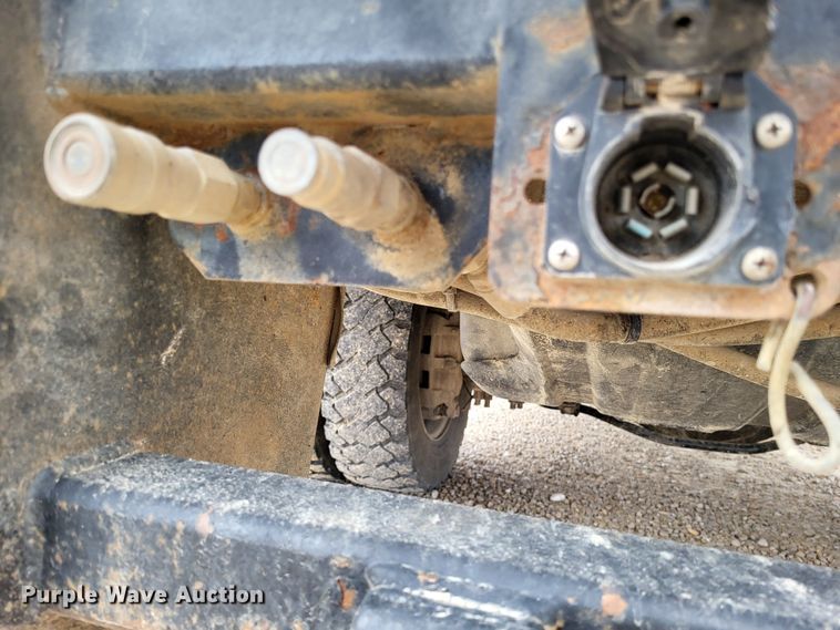 image for item LR9136 2015 Dodge Ram 5500HD  bucket truck