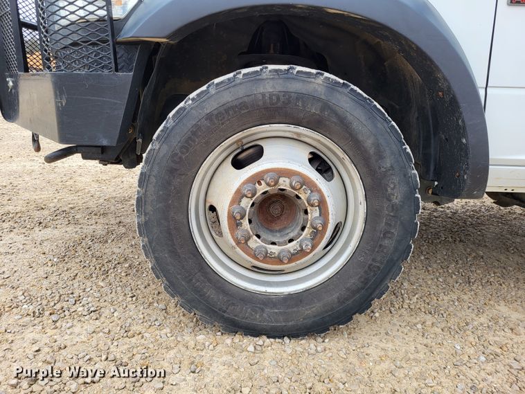 image for item LR9136 2015 Dodge Ram 5500HD  bucket truck