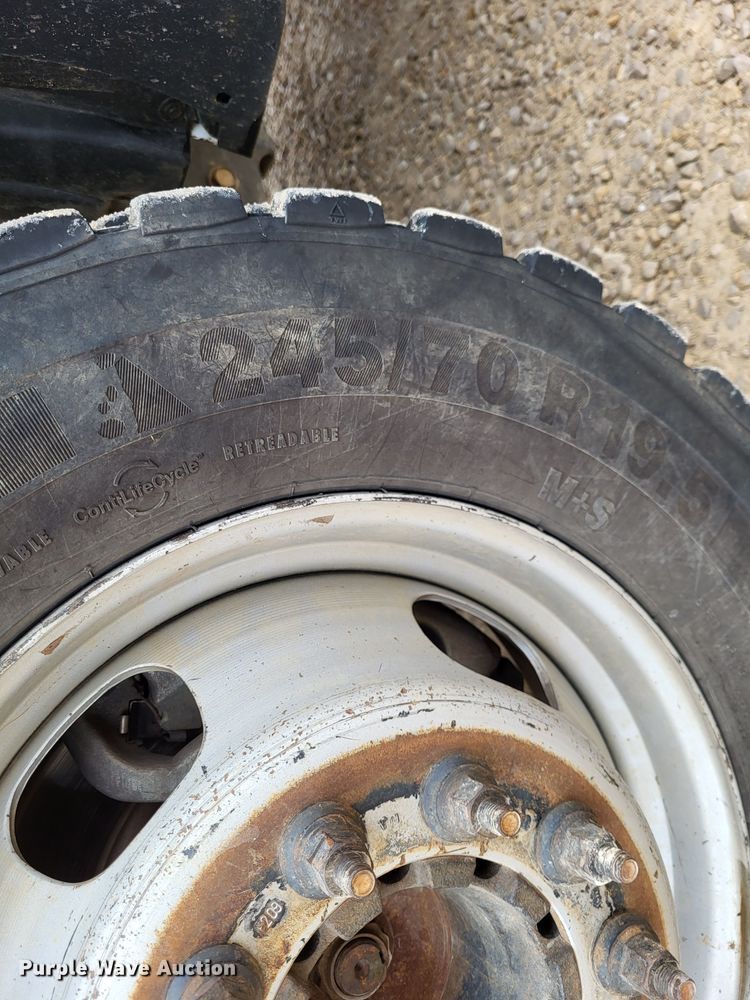 image for item LR9136 2015 Dodge Ram 5500HD  bucket truck