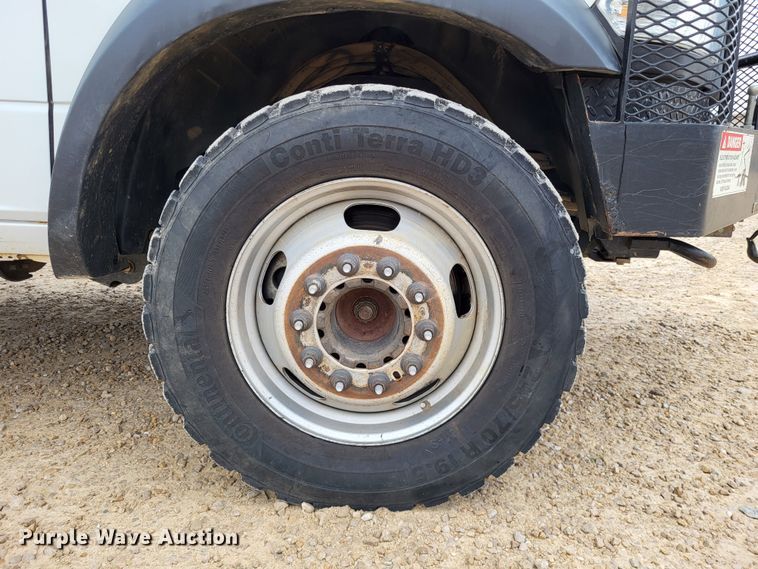 image for item LR9136 2015 Dodge Ram 5500HD  bucket truck