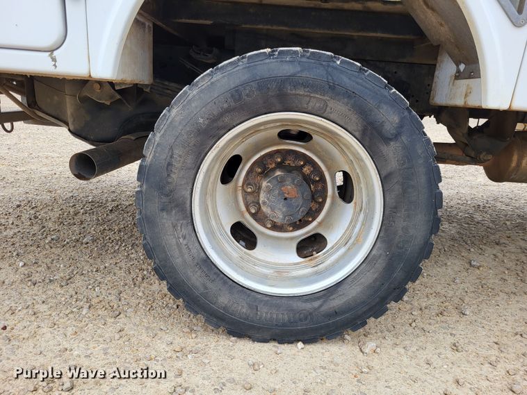 image for item LR9136 2015 Dodge Ram 5500HD  bucket truck