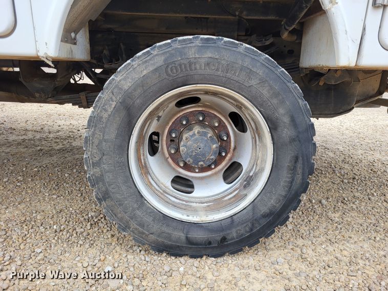 image for item LR9136 2015 Dodge Ram 5500HD  bucket truck