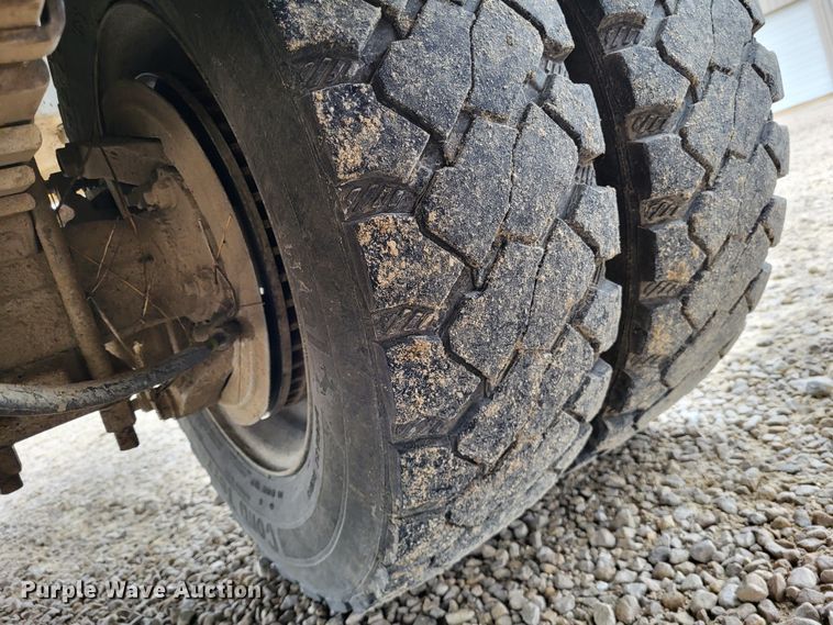 image for item LR9136 2015 Dodge Ram 5500HD  bucket truck