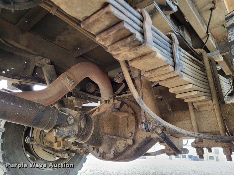 image for item LR9136 2015 Dodge Ram 5500HD  bucket truck