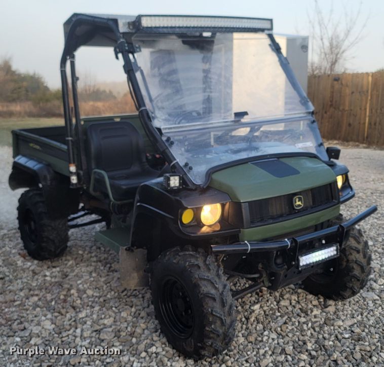 image for item MH9663 2007 John Deere Gator XUV  utility vehicle