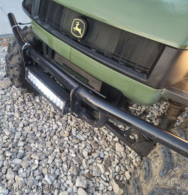 image for item MH9663 2007 John Deere Gator XUV  utility vehicle