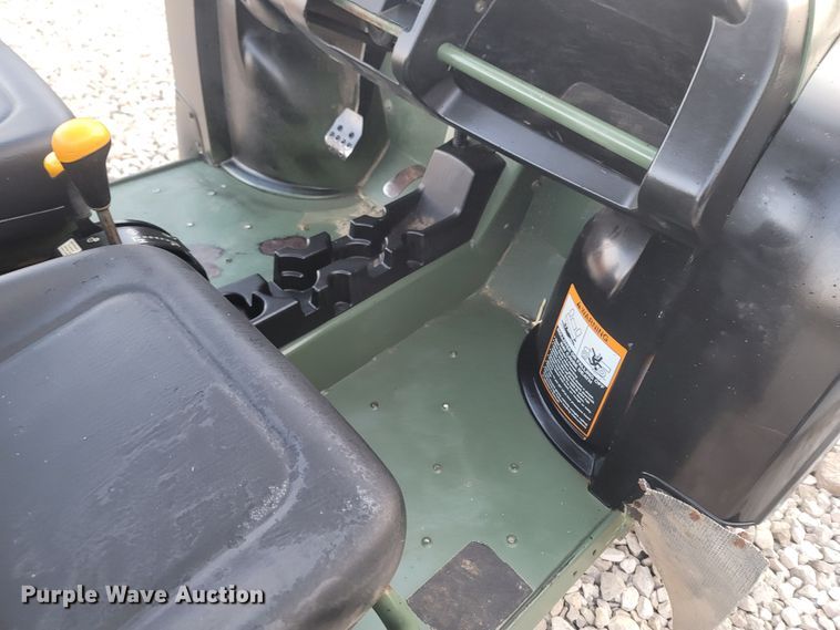 image for item MH9663 2007 John Deere Gator XUV  utility vehicle