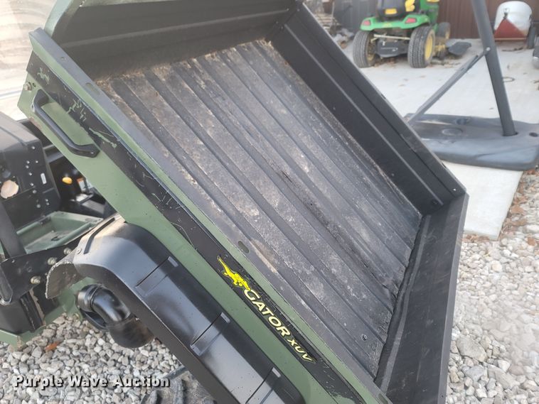 image for item MH9663 2007 John Deere Gator XUV  utility vehicle