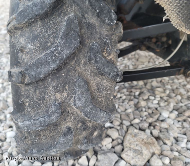 image for item MH9663 2007 John Deere Gator XUV  utility vehicle