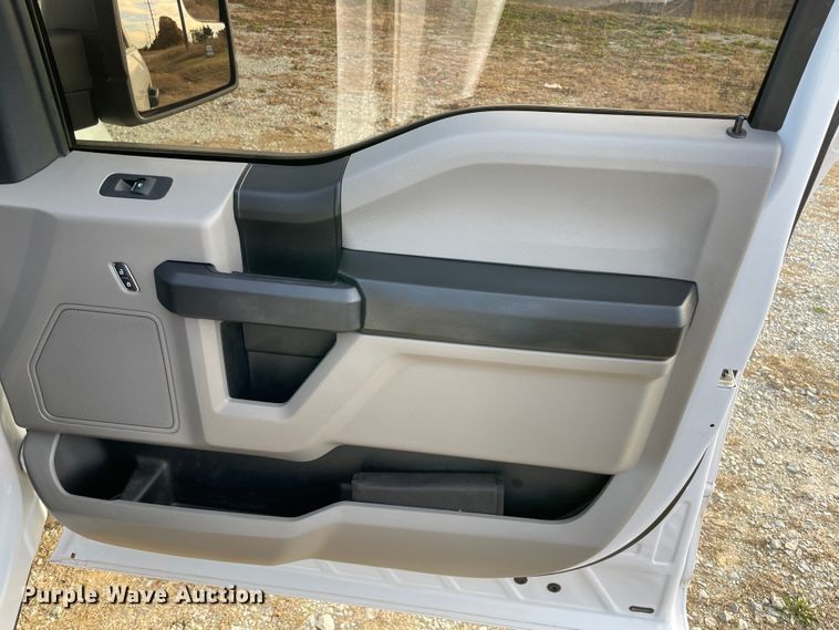 image for item MI9547 2018 Ford F150  SuperCrew pickup truck