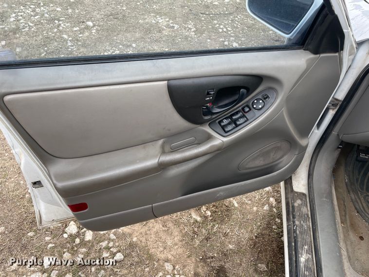 image for item MI9608 2000 Chevrolet Malibu