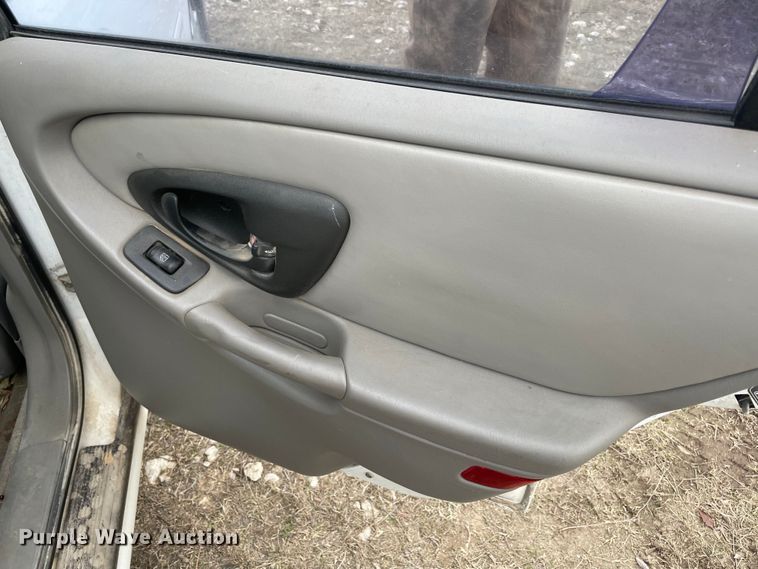 image for item MI9608 2000 Chevrolet Malibu