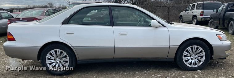 image for item MI9613 1998 Lexus ES 300