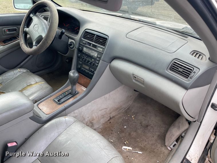 image for item MI9613 1998 Lexus ES 300