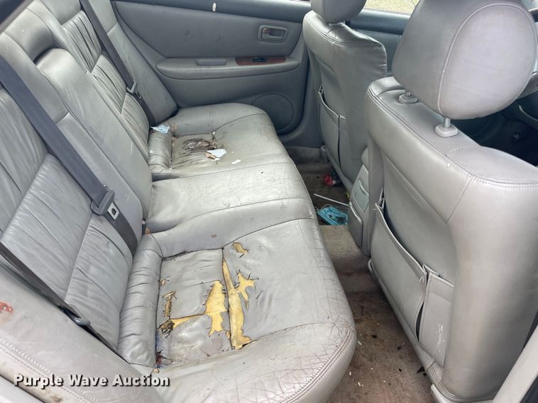 image for item MI9613 1998 Lexus ES 300