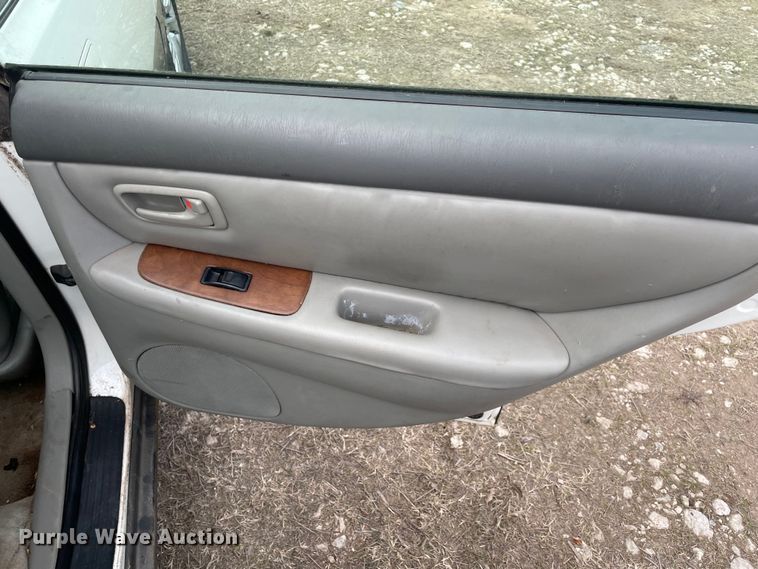 image for item MI9613 1998 Lexus ES 300