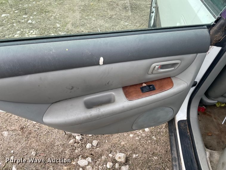 image for item MI9613 1998 Lexus ES 300