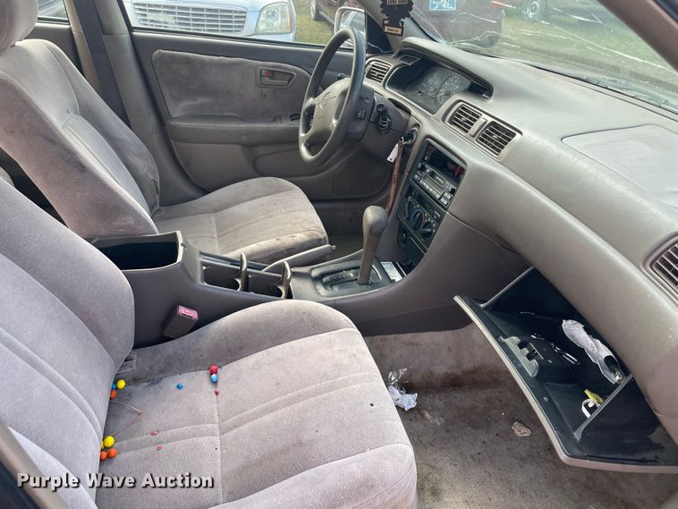 image for item MI9617 1998 Toyota Camry