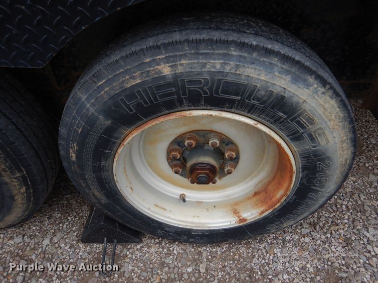 image for item MM9588 2012 Top Hat HHGN18X7-16E-H  equipment trailer