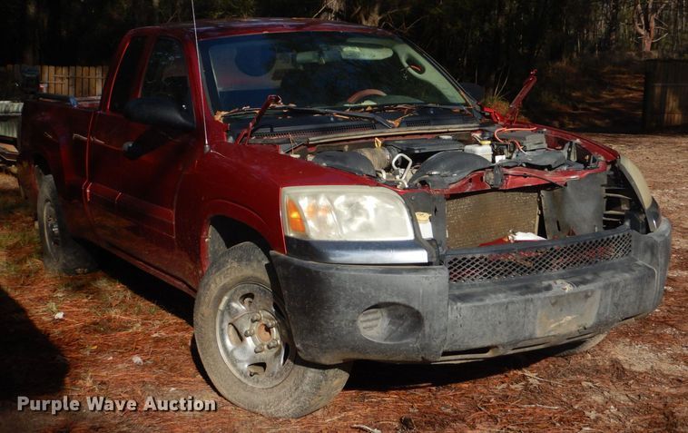 image for item MM9593 2008 Mitsubishi Raider  Ext. Cab pickup truck