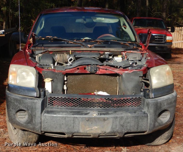 image for item MM9593 2008 Mitsubishi Raider  Ext. Cab pickup truck