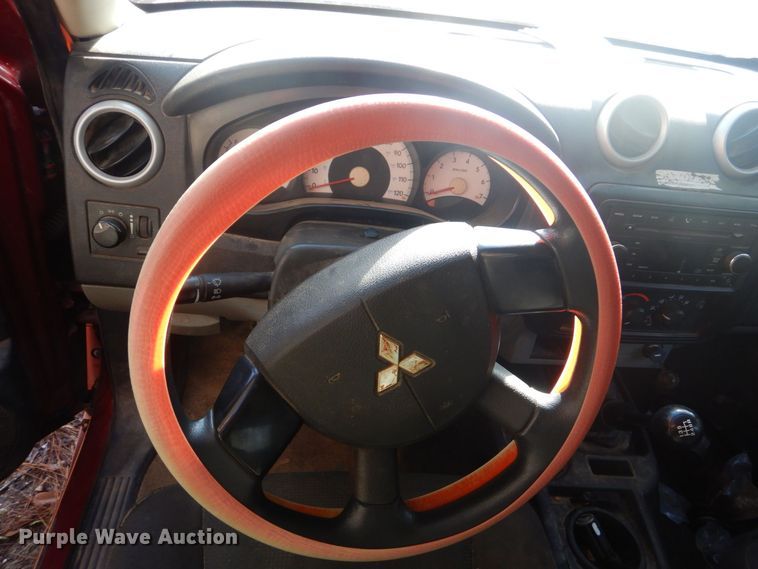 image for item MM9593 2008 Mitsubishi Raider  Ext. Cab pickup truck