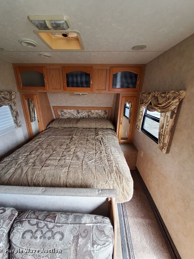 image for item MM9602 2006 KZRV Sportsman  camper