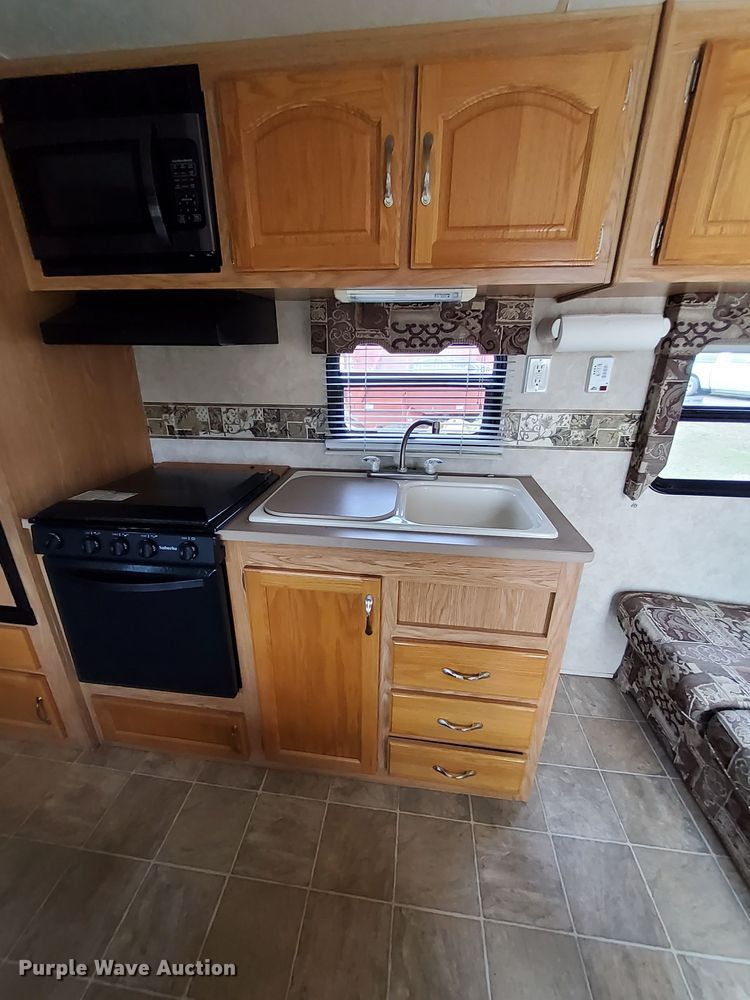 image for item MM9602 2006 KZRV Sportsman  camper