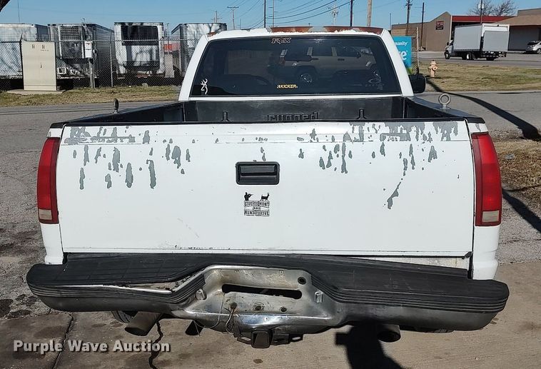 image for item MM9885 1993 Chevrolet C1500  pickup truck