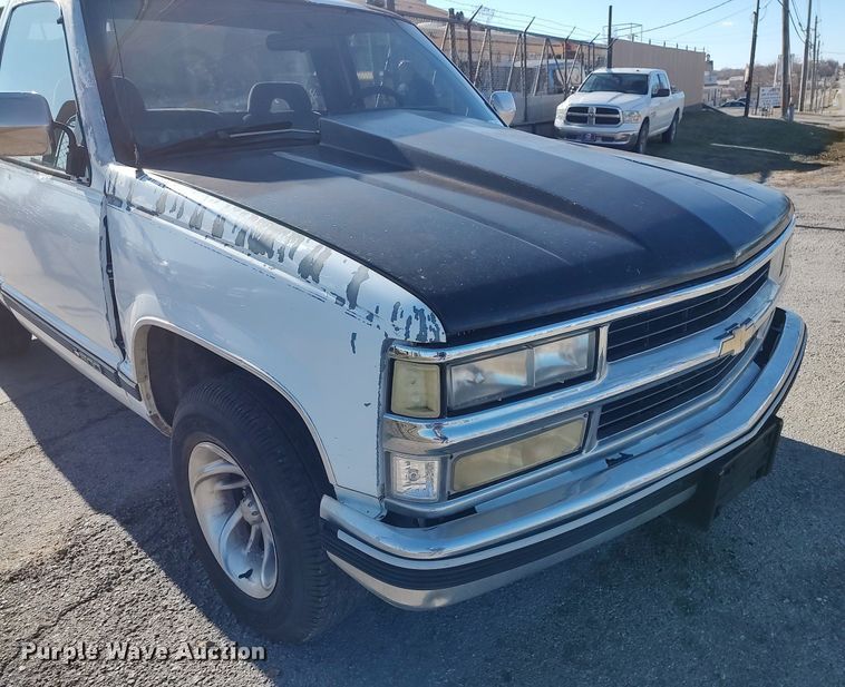 image for item MM9885 1993 Chevrolet C1500  pickup truck