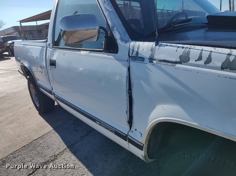 image for item MM9885 1993 Chevrolet C1500  pickup truck