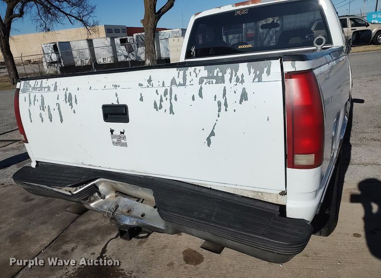 image for item MM9885 1993 Chevrolet C1500  pickup truck