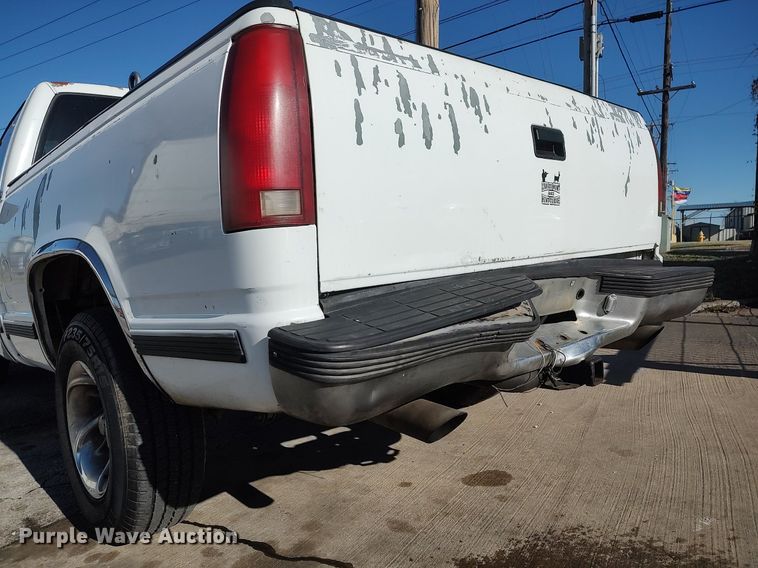 image for item MM9885 1993 Chevrolet C1500  pickup truck