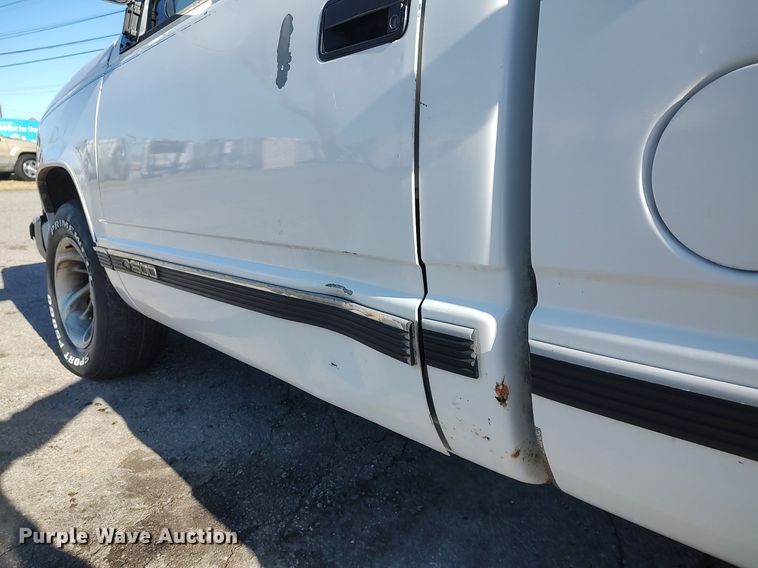 image for item MM9885 1993 Chevrolet C1500  pickup truck