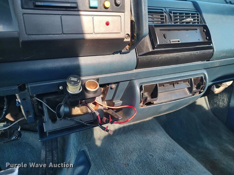 image for item MM9885 1993 Chevrolet C1500  pickup truck