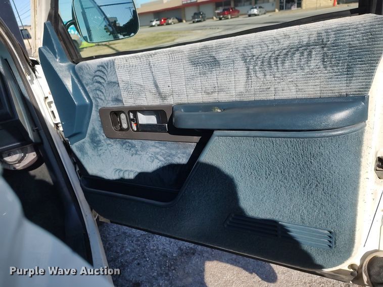 image for item MM9885 1993 Chevrolet C1500  pickup truck