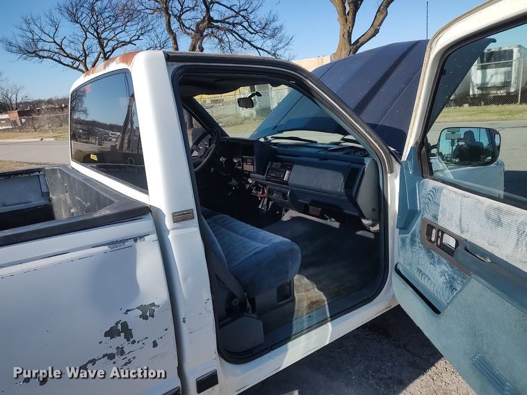 image for item MM9885 1993 Chevrolet C1500  pickup truck