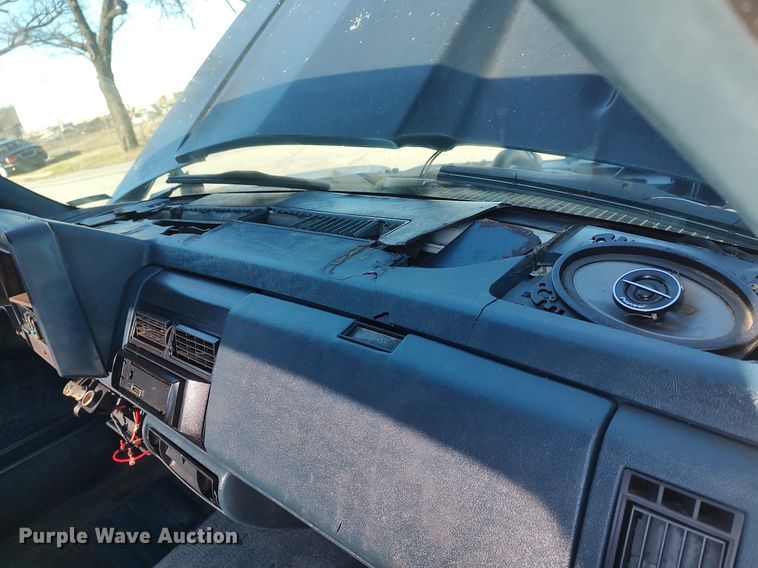 image for item MM9885 1993 Chevrolet C1500  pickup truck