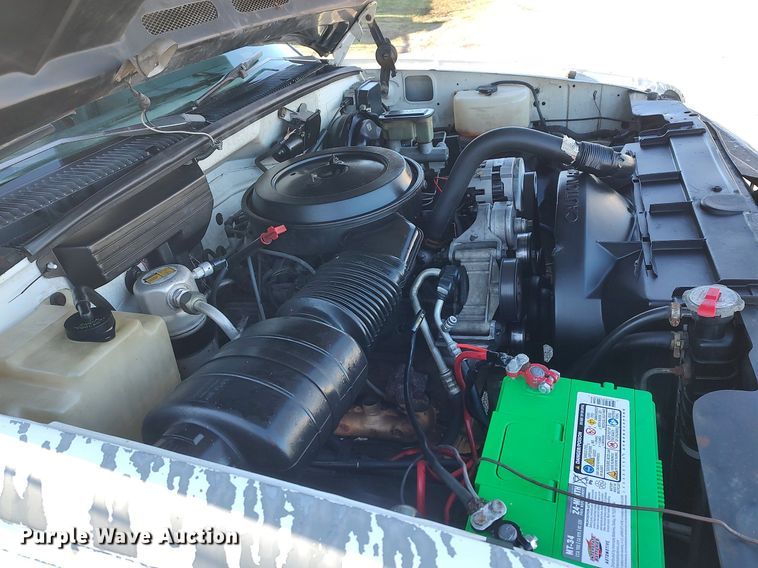 image for item MM9885 1993 Chevrolet C1500  pickup truck