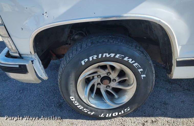 image for item MM9885 1993 Chevrolet C1500  pickup truck