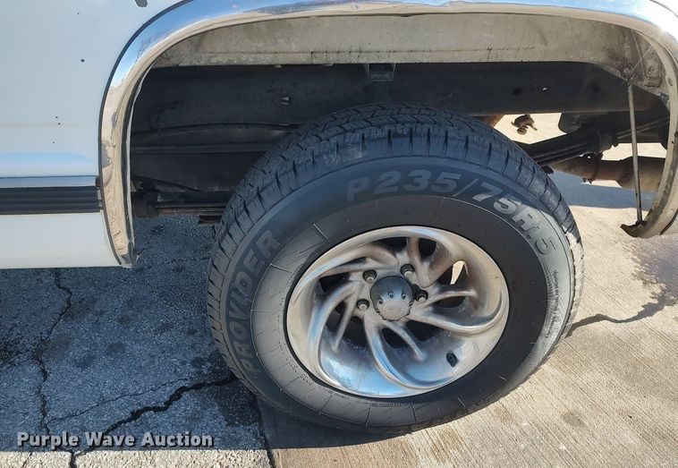 image for item MM9885 1993 Chevrolet C1500  pickup truck