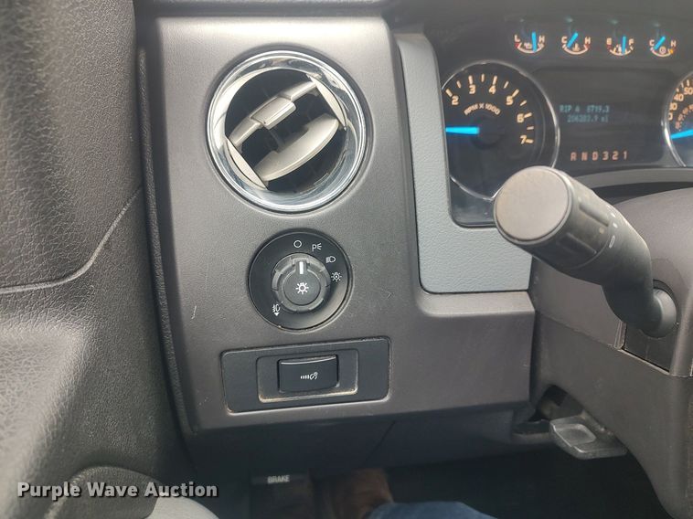 image for item MM9929 2013 Ford F150  SuperCrew pickup truck